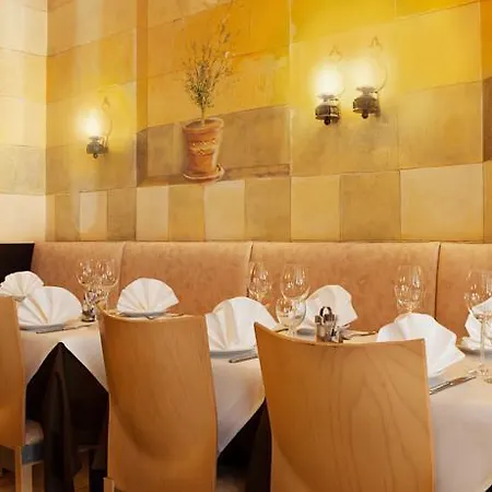 Ramada By Wyndham Frankfurt Centre פרנקפורט