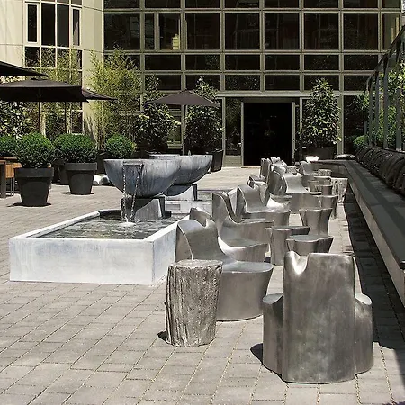 Roomers Frankfurt Central, Autograph Collection Hotel 5*