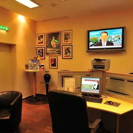 Ramada By Wyndham Frankfurt Centre מלון פרנקפורט