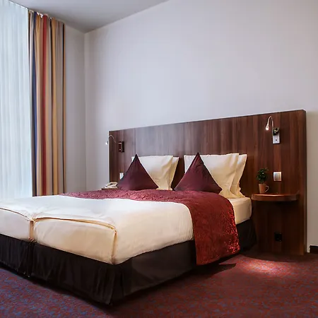 Ramada By Wyndham Frankfurt Centre 4* פרנקפורט