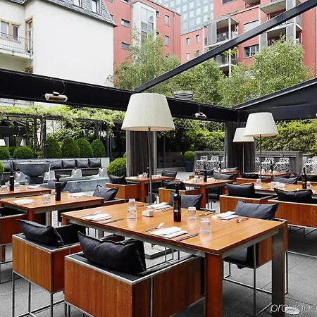 Otel Roomers Frankfurt Central, Autograph Collection 5*