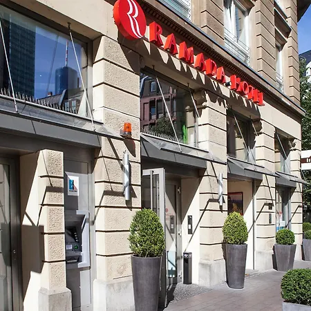Ramada By Wyndham Frankfurt Centre מלון