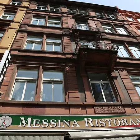 فندق Main Frankfurt 3*