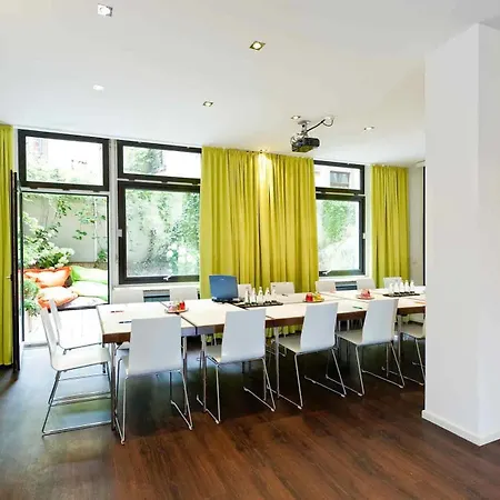 Отель Ibis Styles Frankfurt 3*