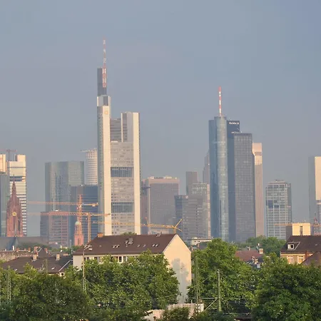 Plaza & Living Frankfurt Ξενοδοχείο 3*