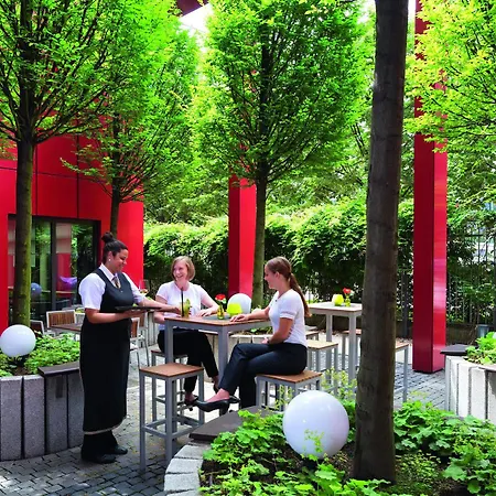 Hotel Mövenpick 4*