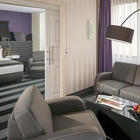 Hotel Dorint Main Taunus Zentrum Frankfurt 4*