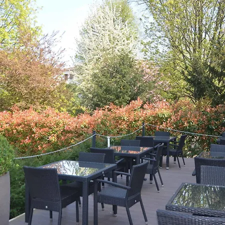 Westend An Der Messe Отель