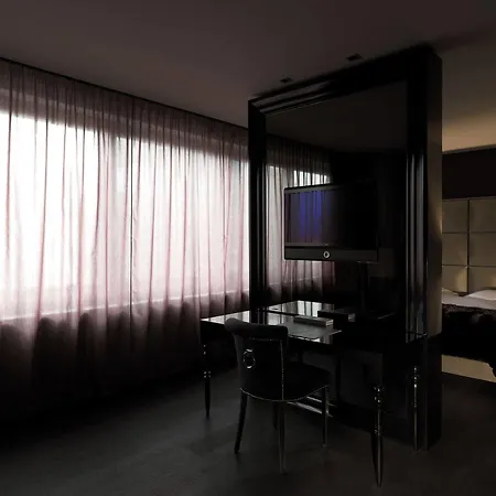 Hotel Roomers Frankfurt Central, Autograph Collection