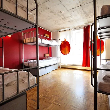 Хостел Five Elements And Capsules Frankfurt