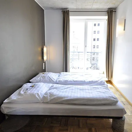 Хостел Five Elements And Capsules Frankfurt