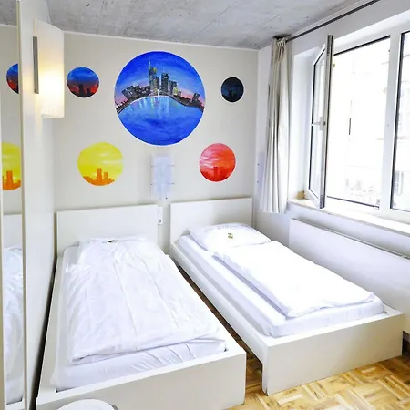 Five Elements And Capsules Frankfurt Хостел Франкфурт-на-Майне