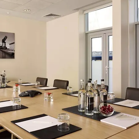 Hilton Garden Frankfurt Centre Отель Франкфурт-на-Майне