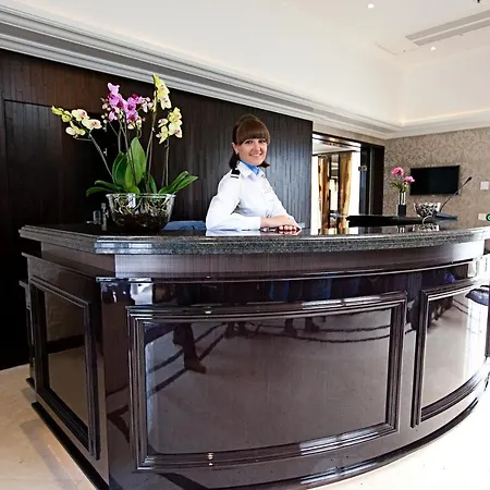 Select Ms Charles Dickens - Frankfurt Bådhotel