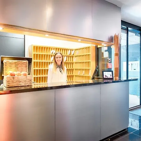 Plaza Hotel&living Frankfurt Hotel 3*