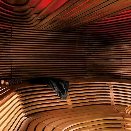 Roomers Frankfurt, Autograph Collection Hotel 5*