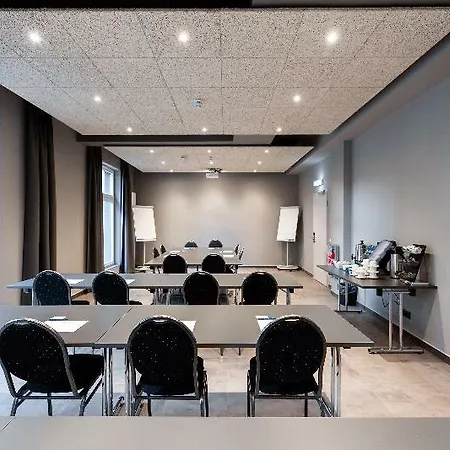 Отель A&o Frankfurt Ostend Франкфурт-на-Майне