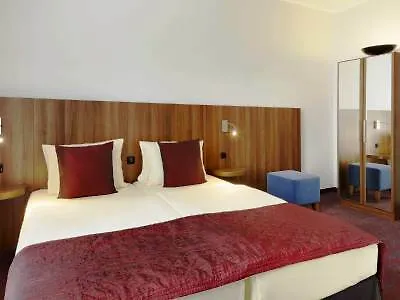 Ramada By Wyndham Frankfurt Centre מלון 4*