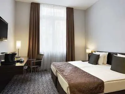 Ramada By Wyndham Frankfurt Centre מלון 4*