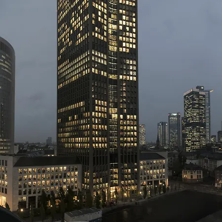 Hotel Adina Frankfurt Westend