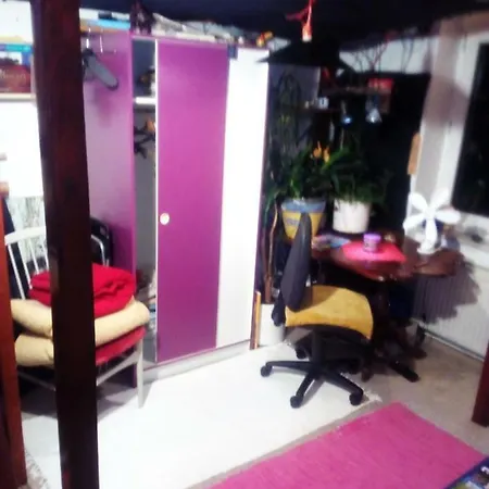 Privatunterkunft Citycentre For 1 Female Persons - Alternative 1 Child