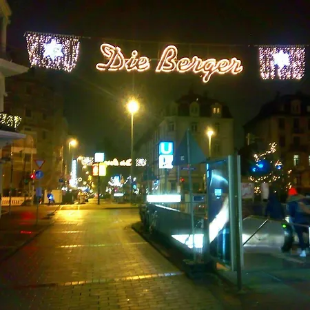Citycentre For 1 Female Persons - Alternative 1 Child Privatunterkunft Frankfurt am Main