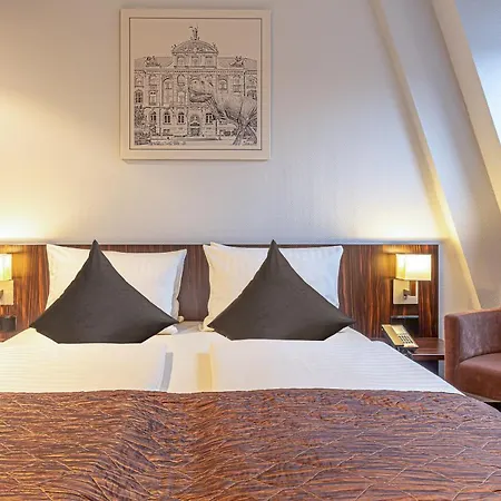 מלון Ramada By Wyndham Frankfurt Centre